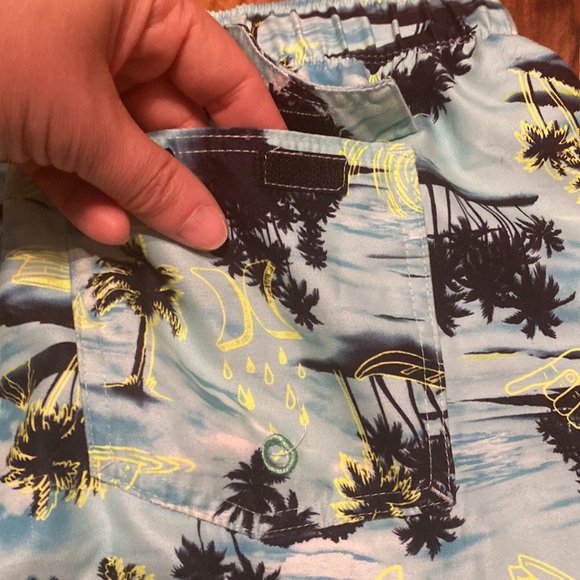 Boy’s Size 18 Tropical Swim Shorts - Picture 7 of 7